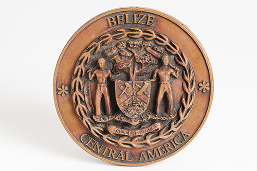 桃花心木製貝里斯國徽徽章